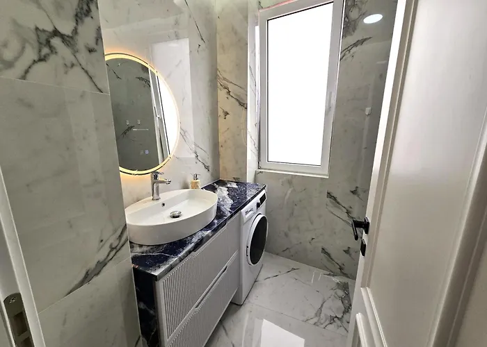 Center Cozy 3 ティラナ